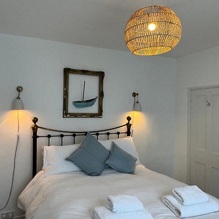 Picturesque Seaside Cottage Next To Viking Bay - 브로드스테어즈 외부 사진