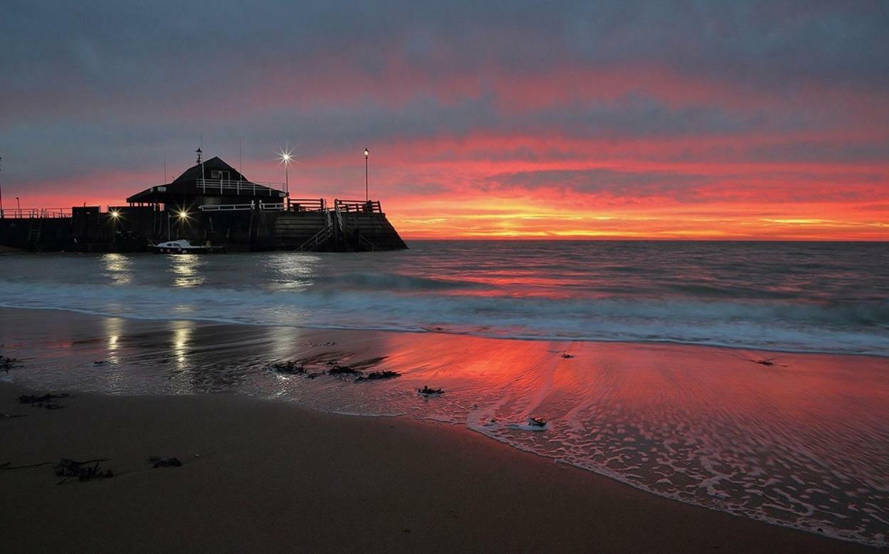 Picturesque Seaside Cottage Next To Viking Bay - 브로드스테어즈 외부 사진