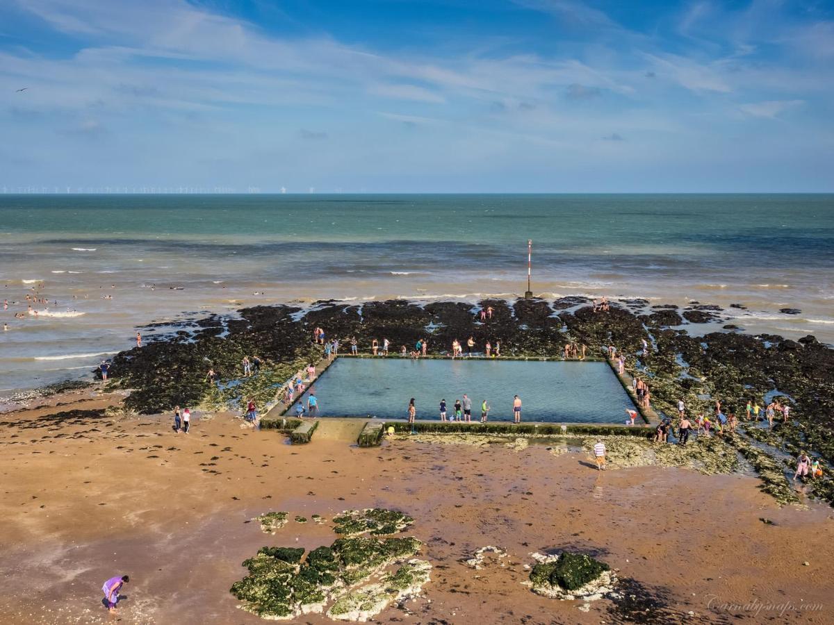 Picturesque Seaside Cottage Next To Viking Bay - 브로드스테어즈 외부 사진