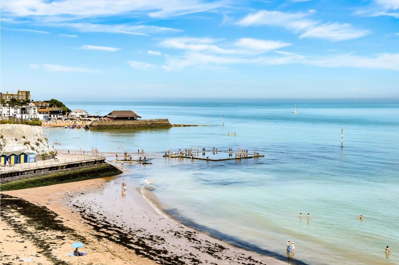 Picturesque Seaside Cottage Next To Viking Bay - 브로드스테어즈 외부 사진
